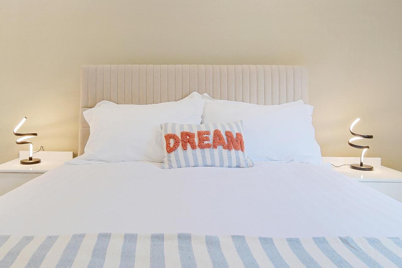 Seaview Lodge Apartment 'Sleeping 4 Guests' Rockstown Ngoại thất bức ảnh