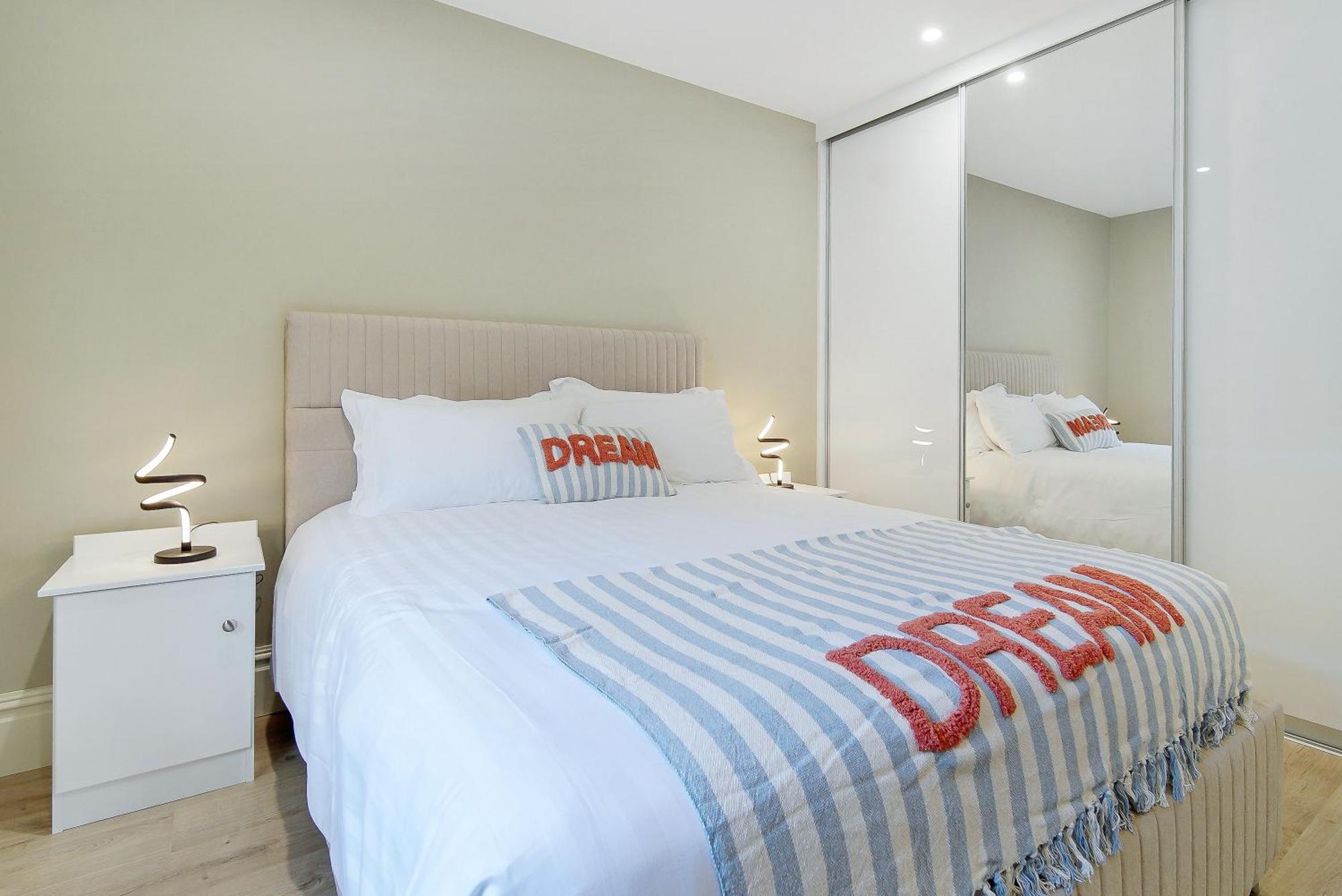 Seaview Lodge Apartment 'Sleeping 4 Guests' Rockstown Ngoại thất bức ảnh