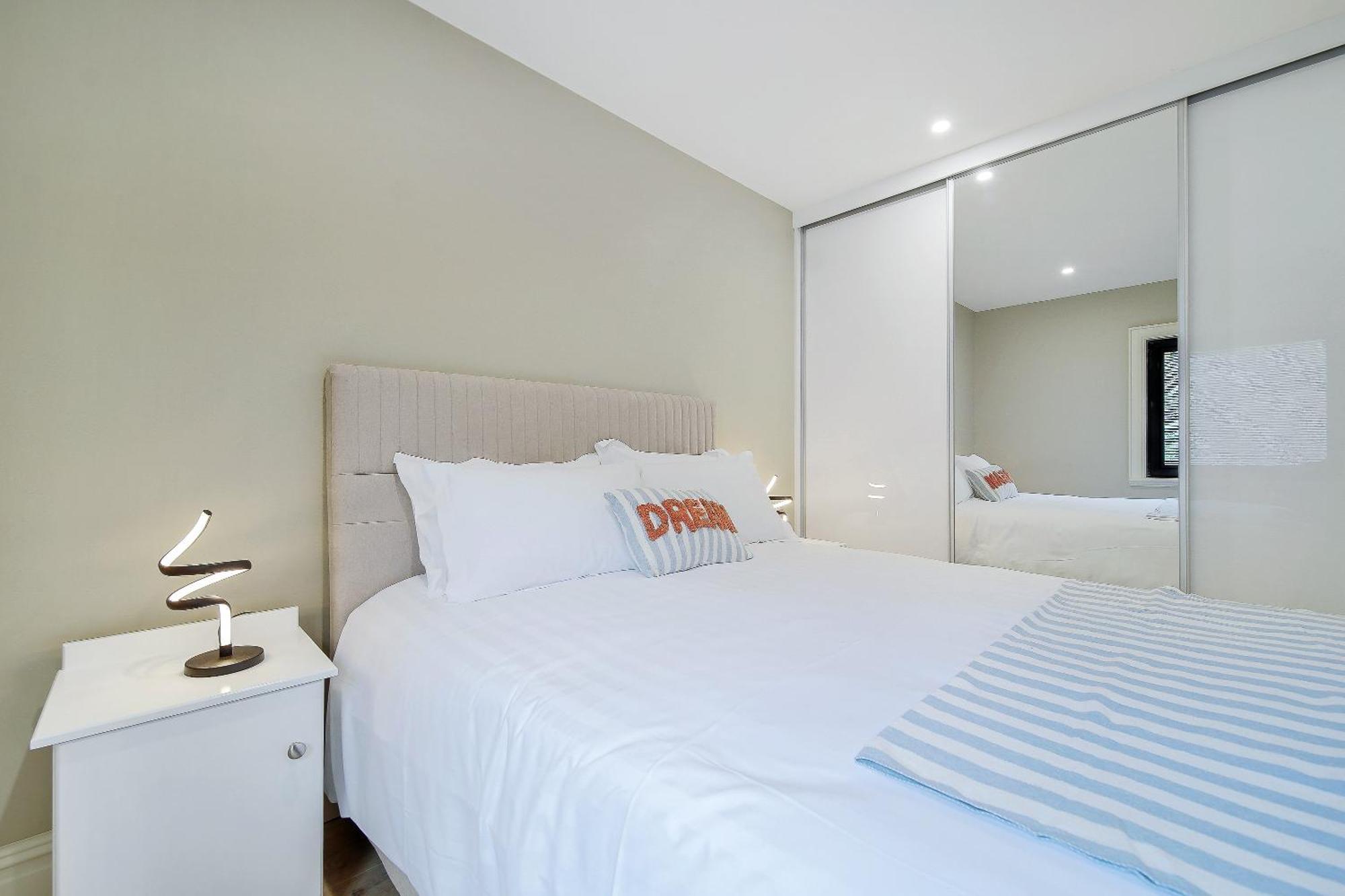 Seaview Lodge Apartment 'Sleeping 4 Guests' Rockstown Ngoại thất bức ảnh