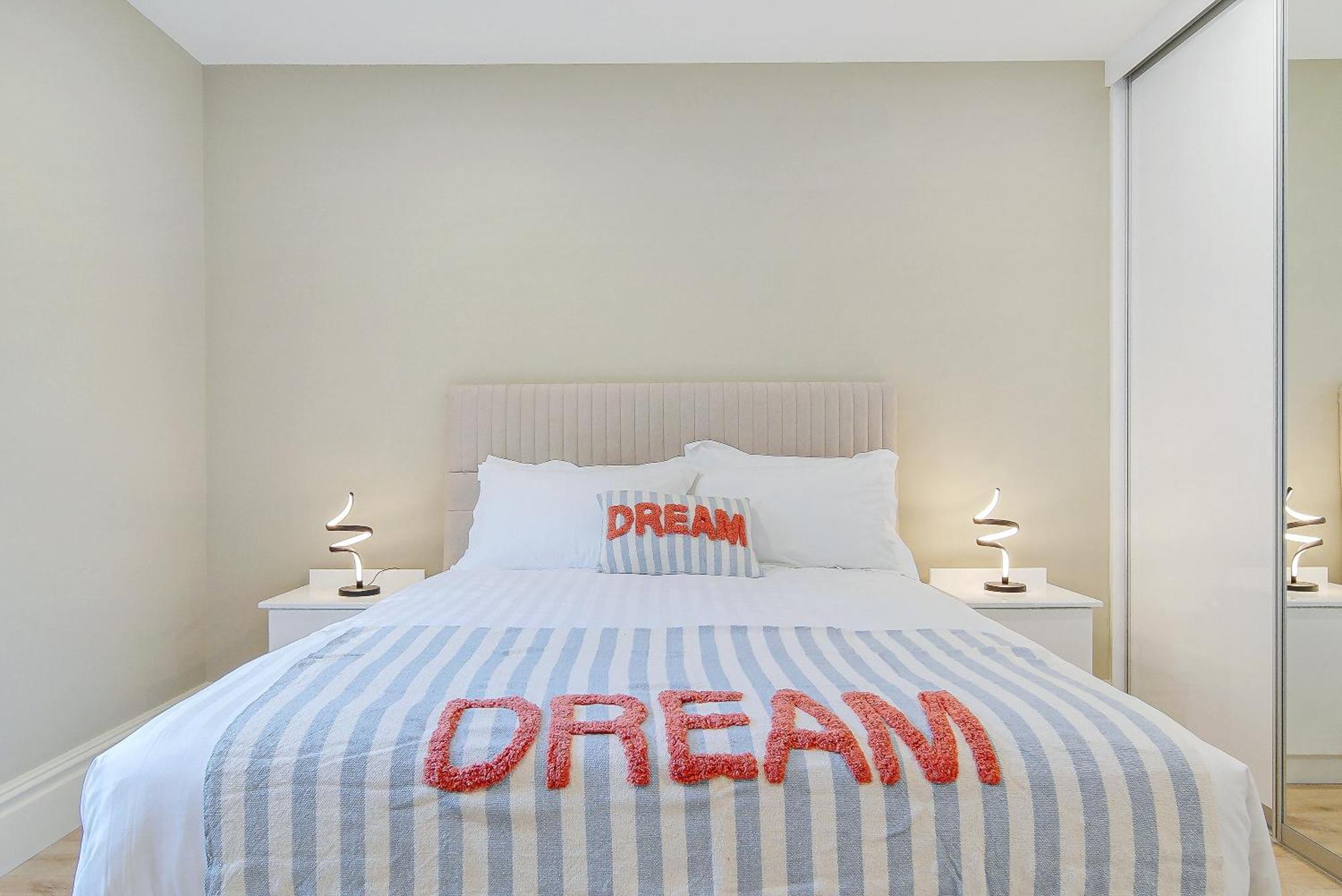Seaview Lodge Apartment 'Sleeping 4 Guests' Rockstown Ngoại thất bức ảnh